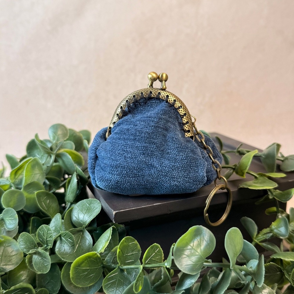 Blue Velvet Kiss Lock Coin Purse